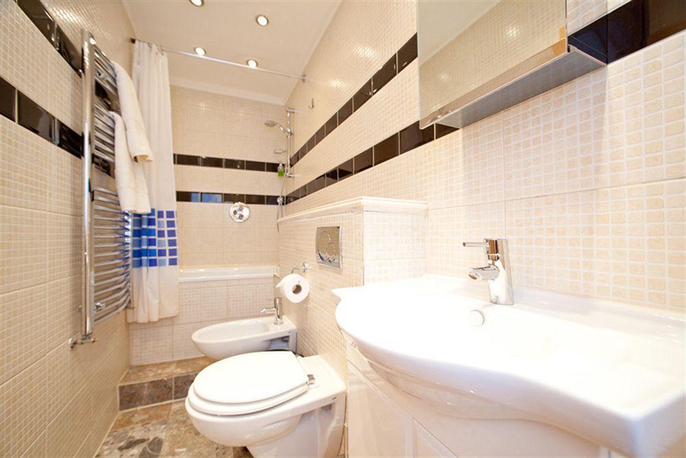 Milestone Apartments Лондон Экстерьер фото