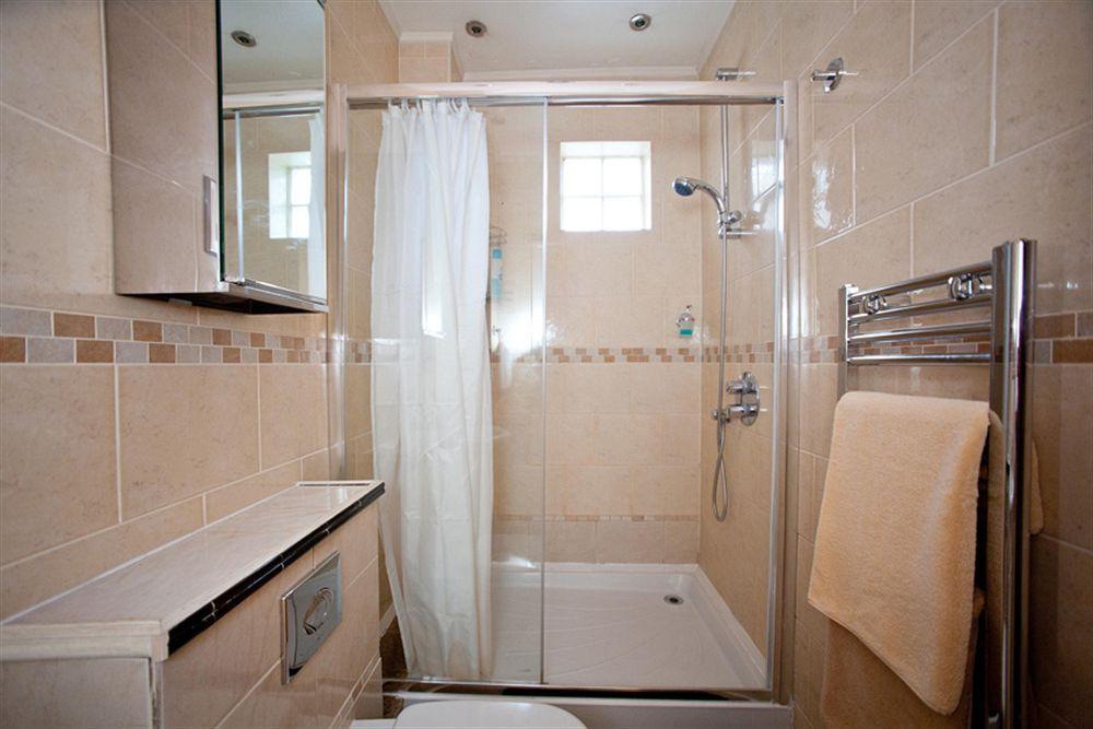 Milestone Apartments Лондон Экстерьер фото