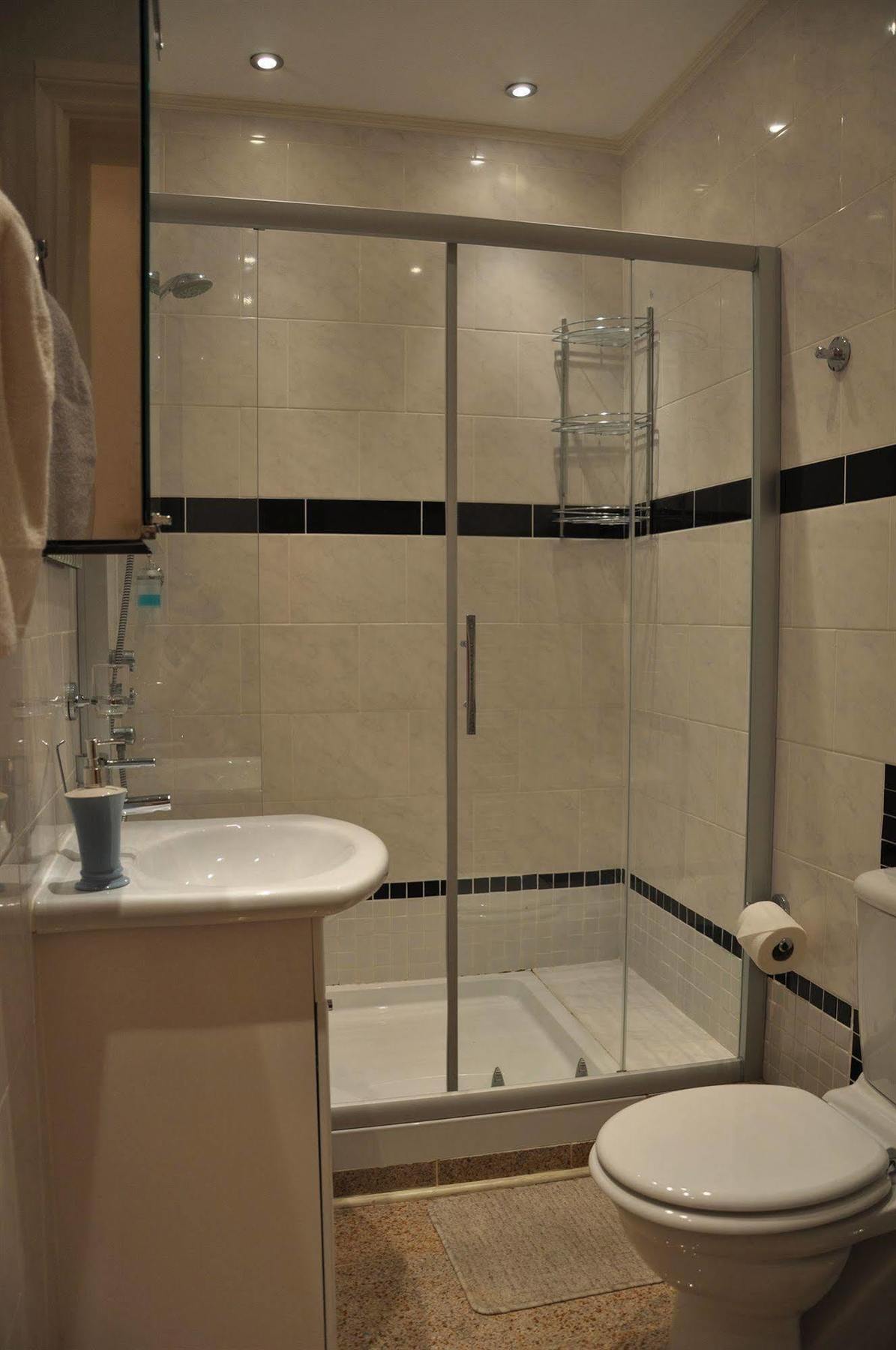 Milestone Apartments Лондон Экстерьер фото