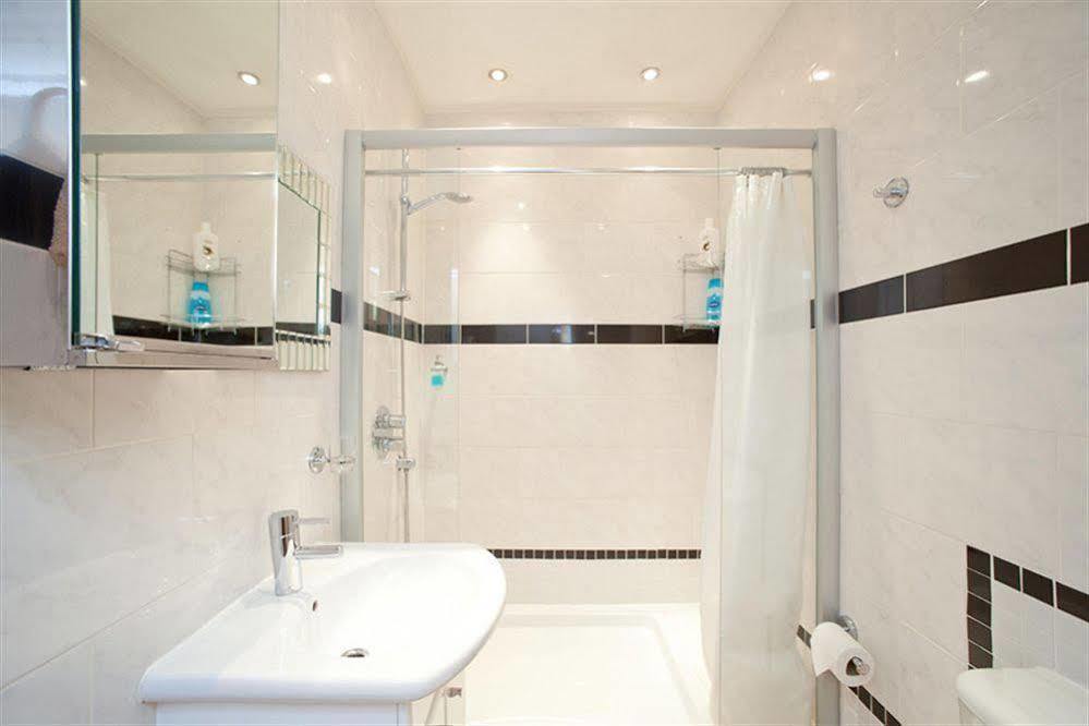 Milestone Apartments Лондон Экстерьер фото