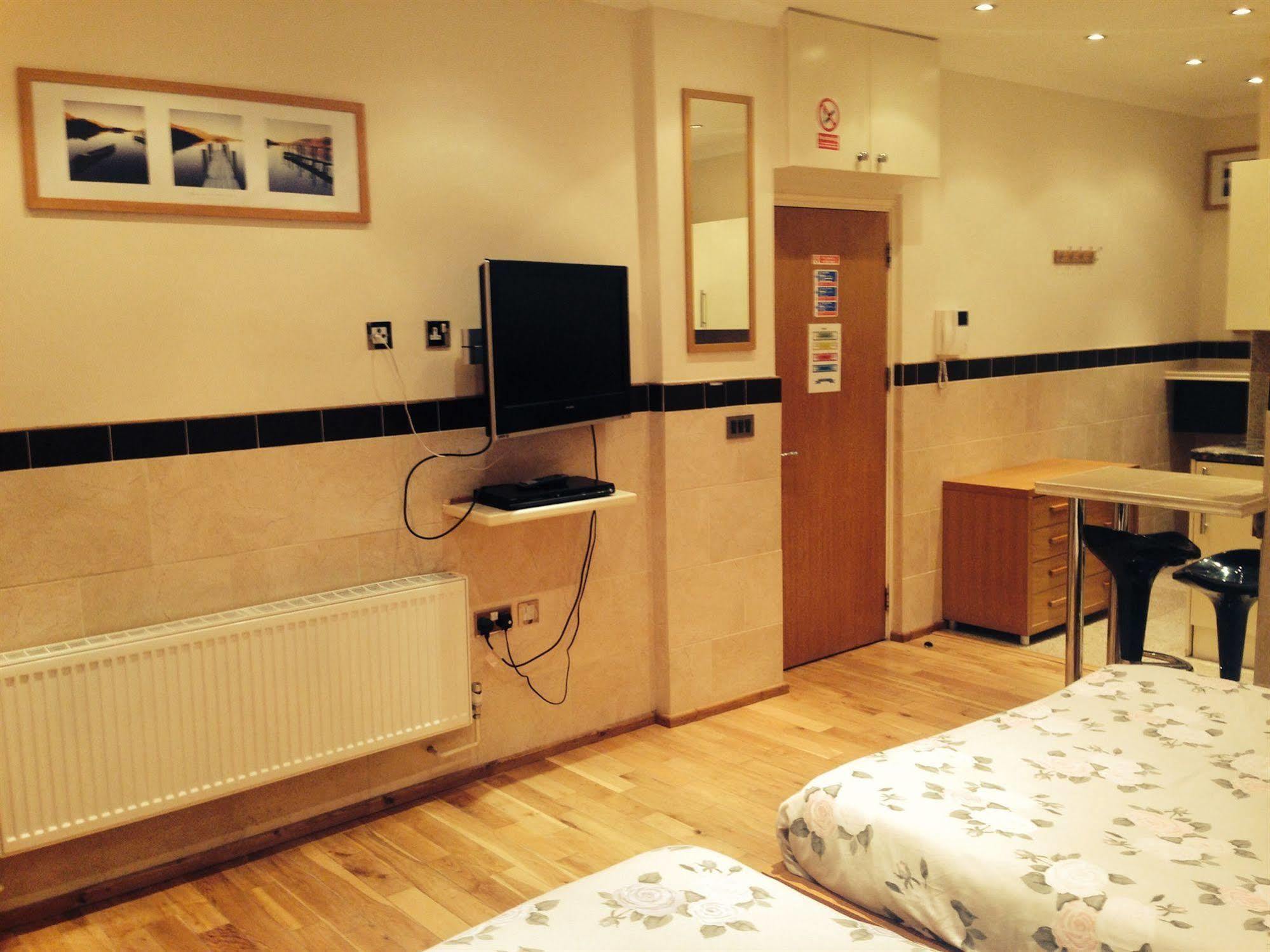 Milestone Apartments Лондон Экстерьер фото