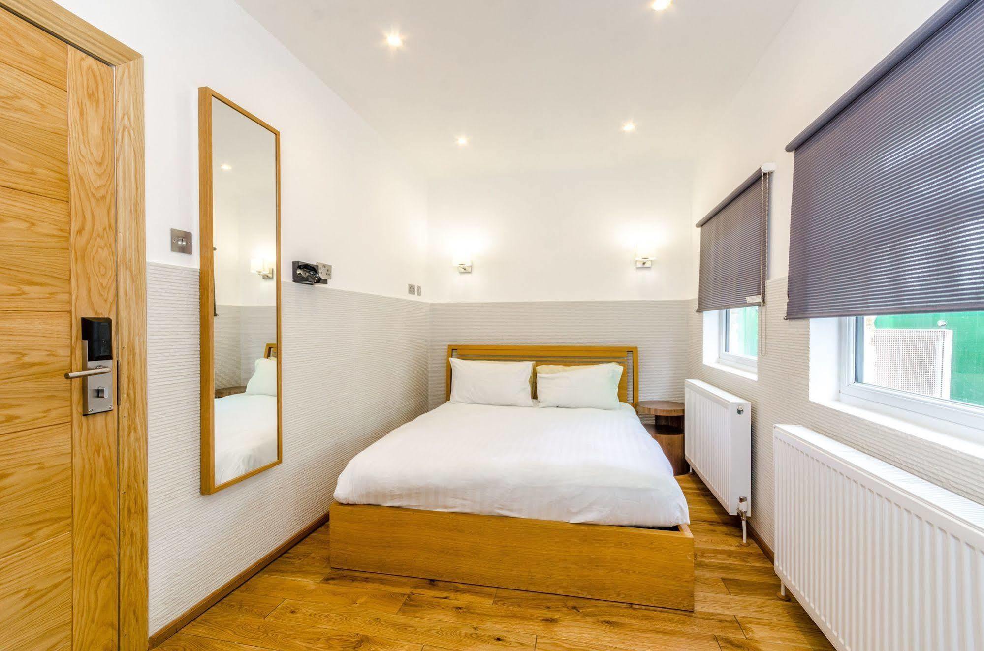 Milestone Apartments Лондон Экстерьер фото