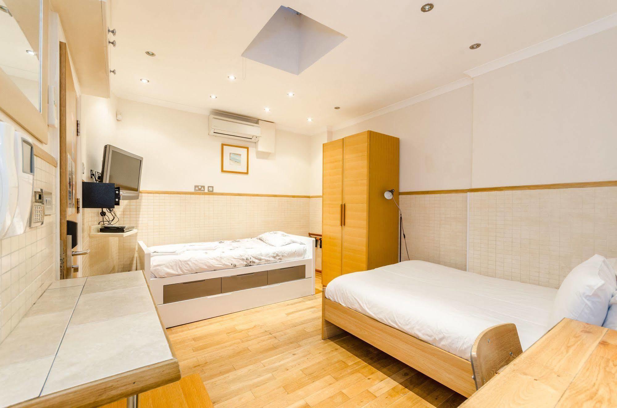 Milestone Apartments Лондон Экстерьер фото