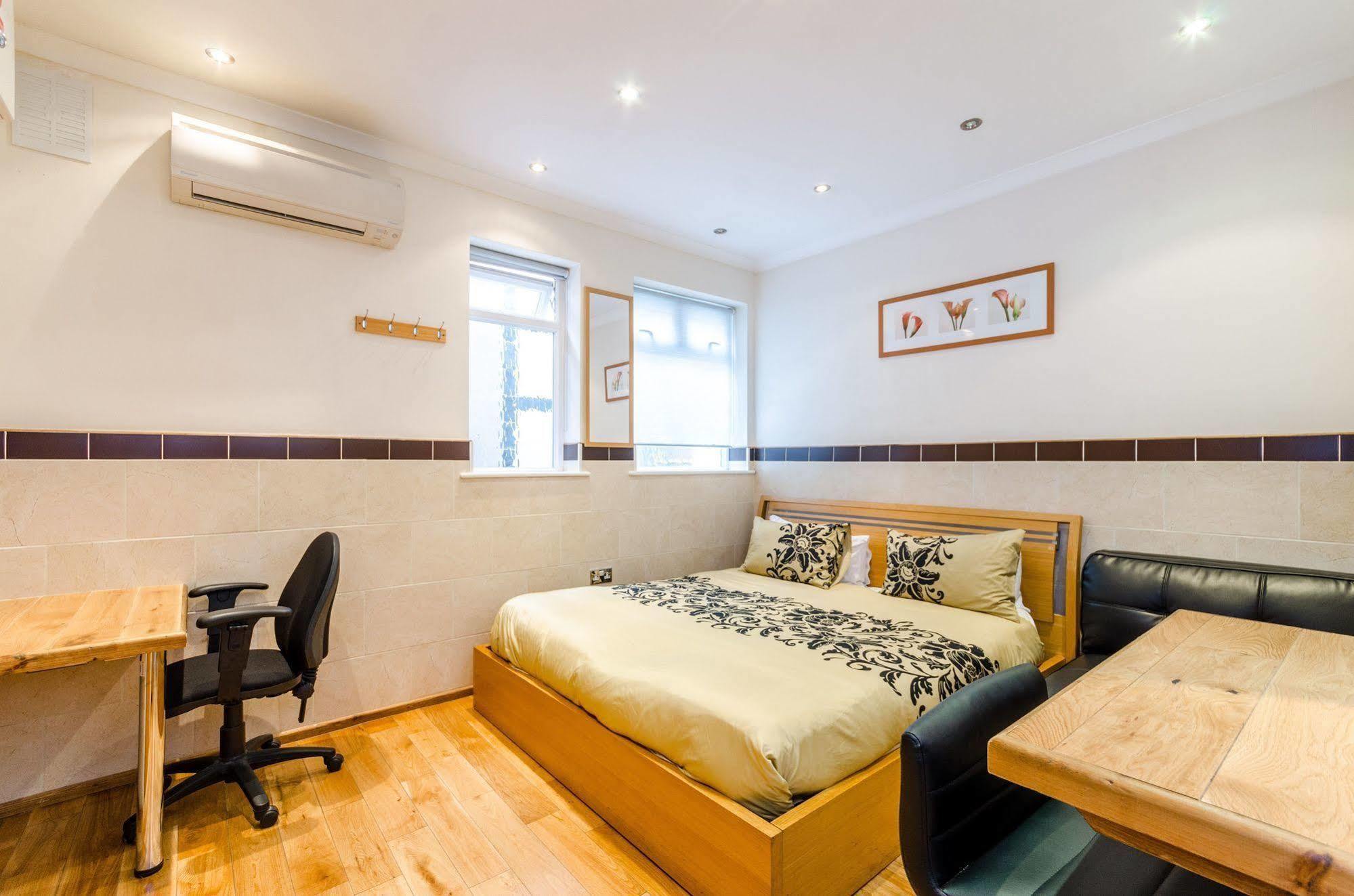 Milestone Apartments Лондон Экстерьер фото