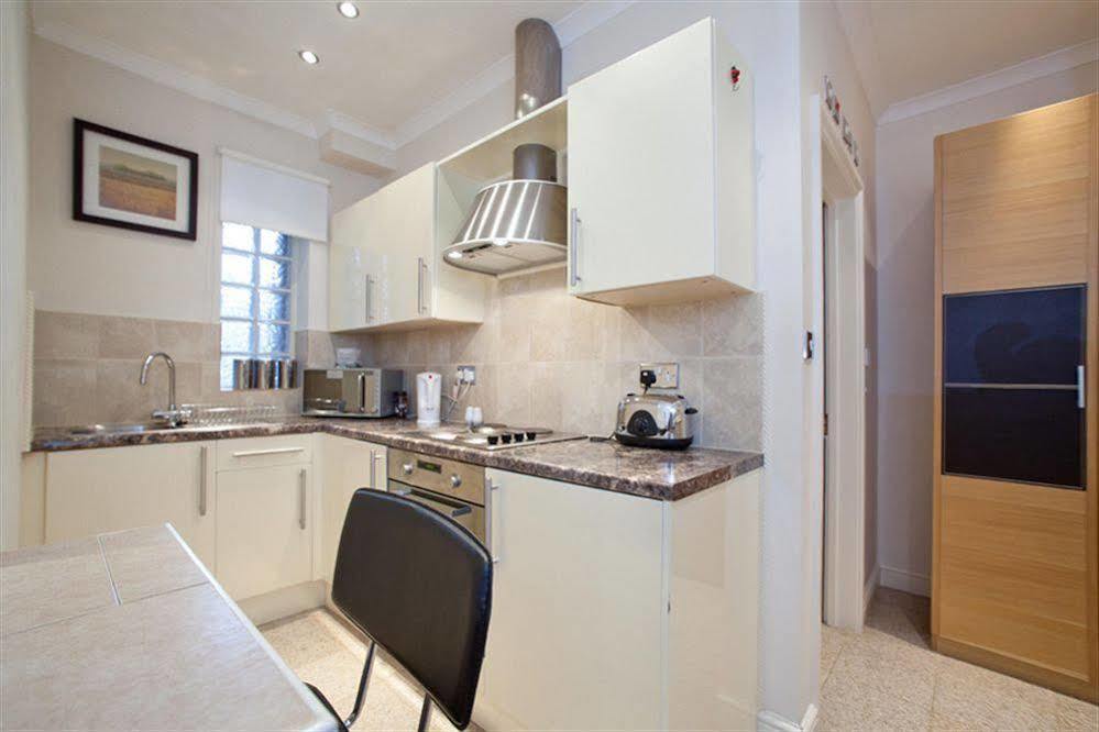 Milestone Apartments Лондон Экстерьер фото